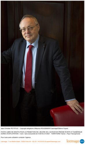 Portrait of Jean-Christian (Jean Christian) Petitfils 15/04/2016 Jean-Christian PETITFILS - Copyright obligatoire ©Maurice ROUGEMONT/Leemage/Éditions Fayard PHOTO LIBRE DE DROITS POUR LA PROMOTION DE L’ŒUVRE DE L’AUTEUR EN PRESSE ÉCRITE ET NUMÉRIQUE - DURÉE D’EXPLOITATION : 3 ans / sans exclusivité de 01/2018 à 01/2021 - TERRITOIRE France + Pays Francophones Pour toute autre utilisation contacter l’agence